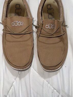 Hey Dude Kids Wally Tan Canvas Slip-On Sneakers Y5/37 or women’s 7